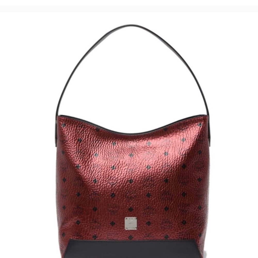 ♥️♥️AUTHENTIC MCM Leather hobo TOTE♥️♥️